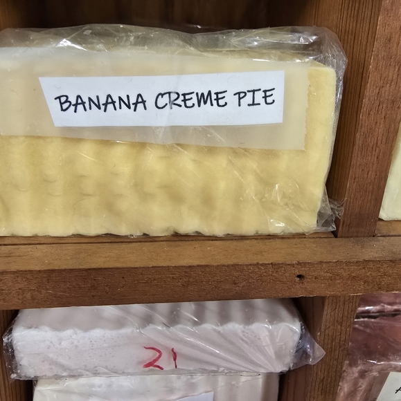 Banana Cream Pie Goat Milk Soap - Picture 1 of 2